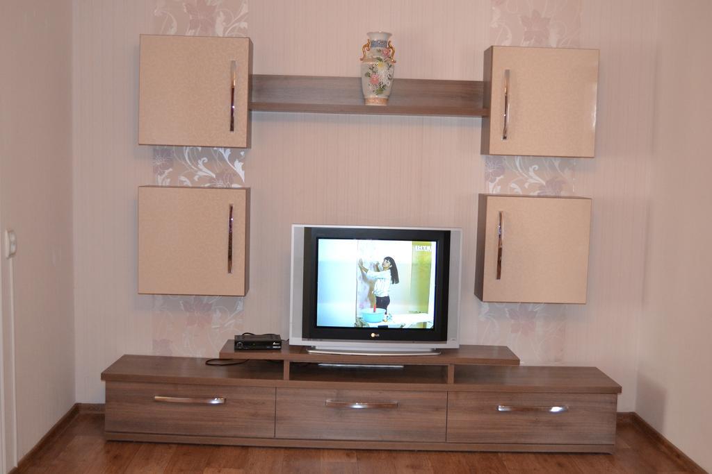 Roses Apartment In The City Center 切尔尼戈夫 客房 照片